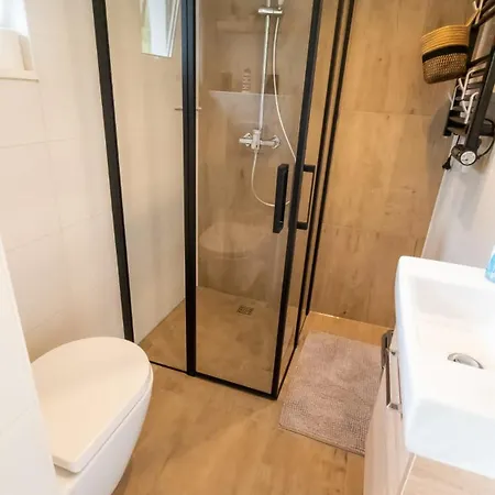 アパート Klein Windhoek Auf Ruegen *